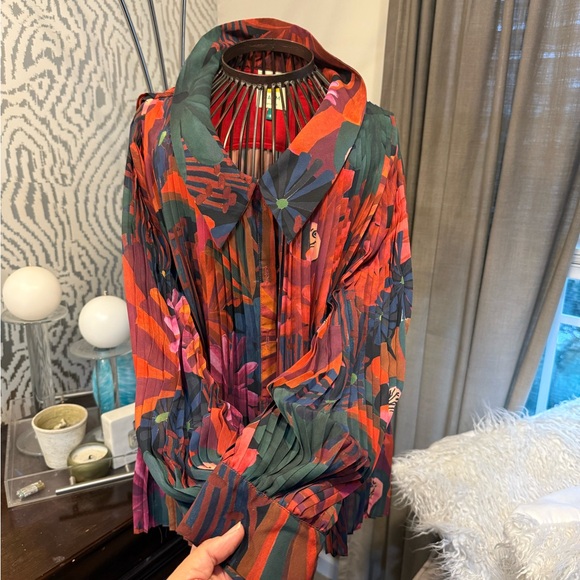 FARM Rio Multicolor Pleated Blouse - Picture 1 of 2